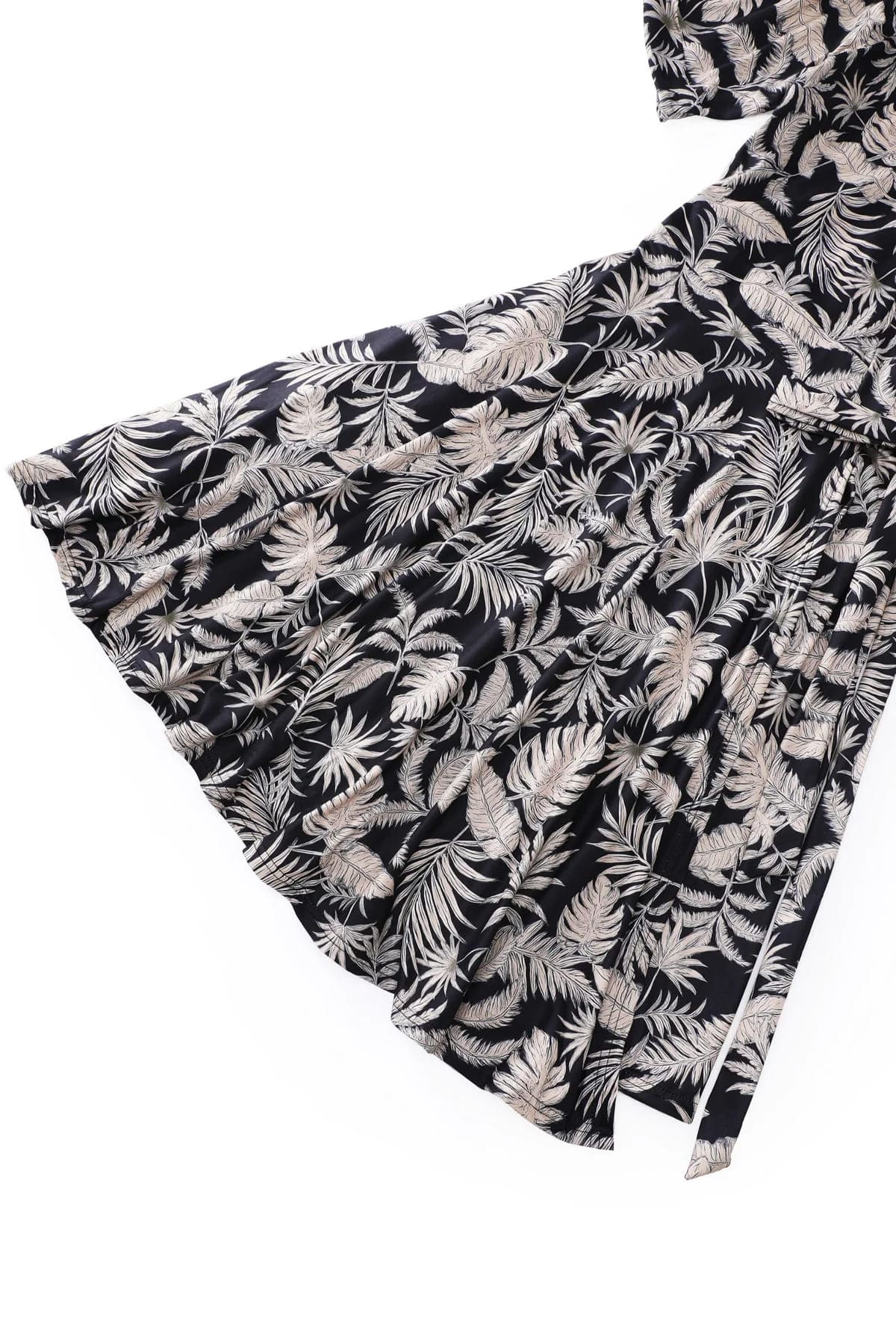 Robe Portefeuille "Mathilda Black Tropical" – Image 5