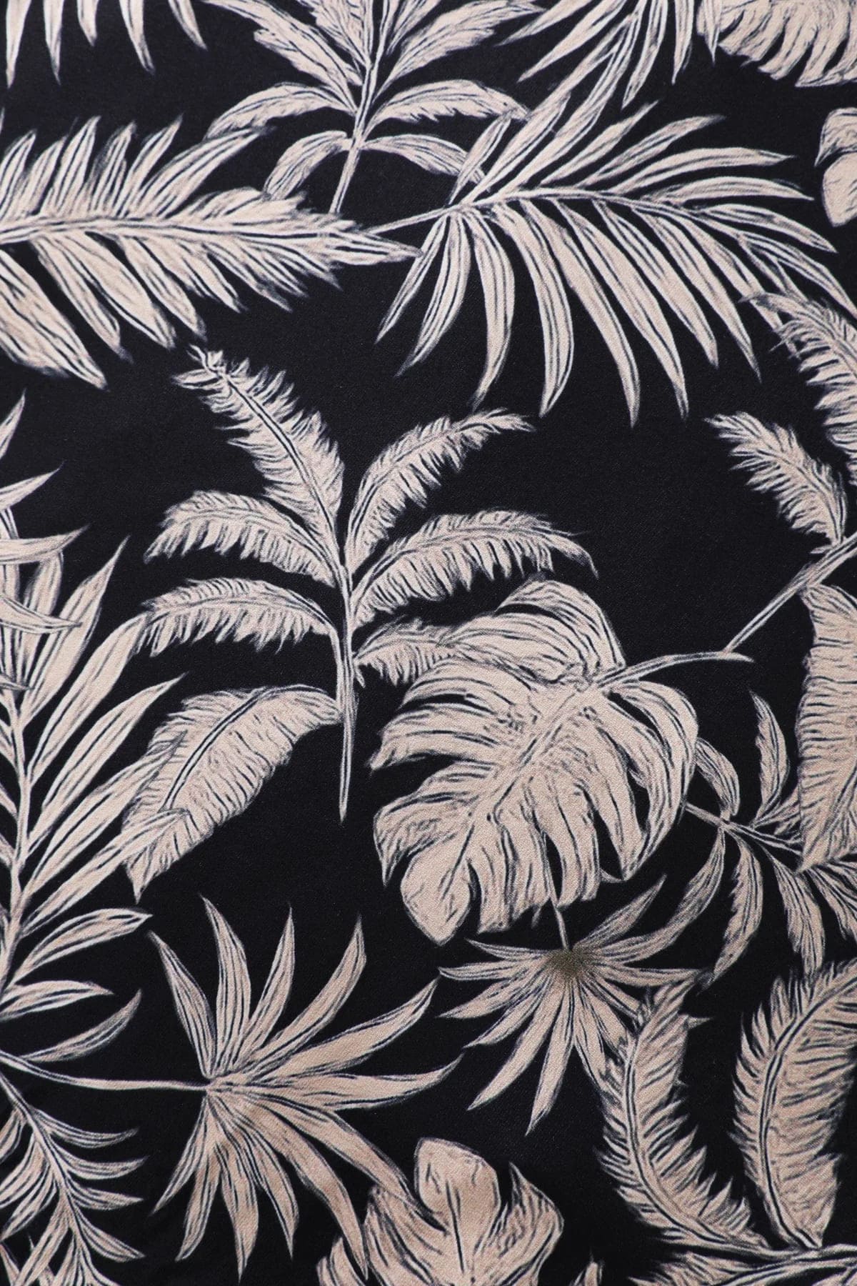 Robe Portefeuille "Mathilda Black Tropical" – Image 7